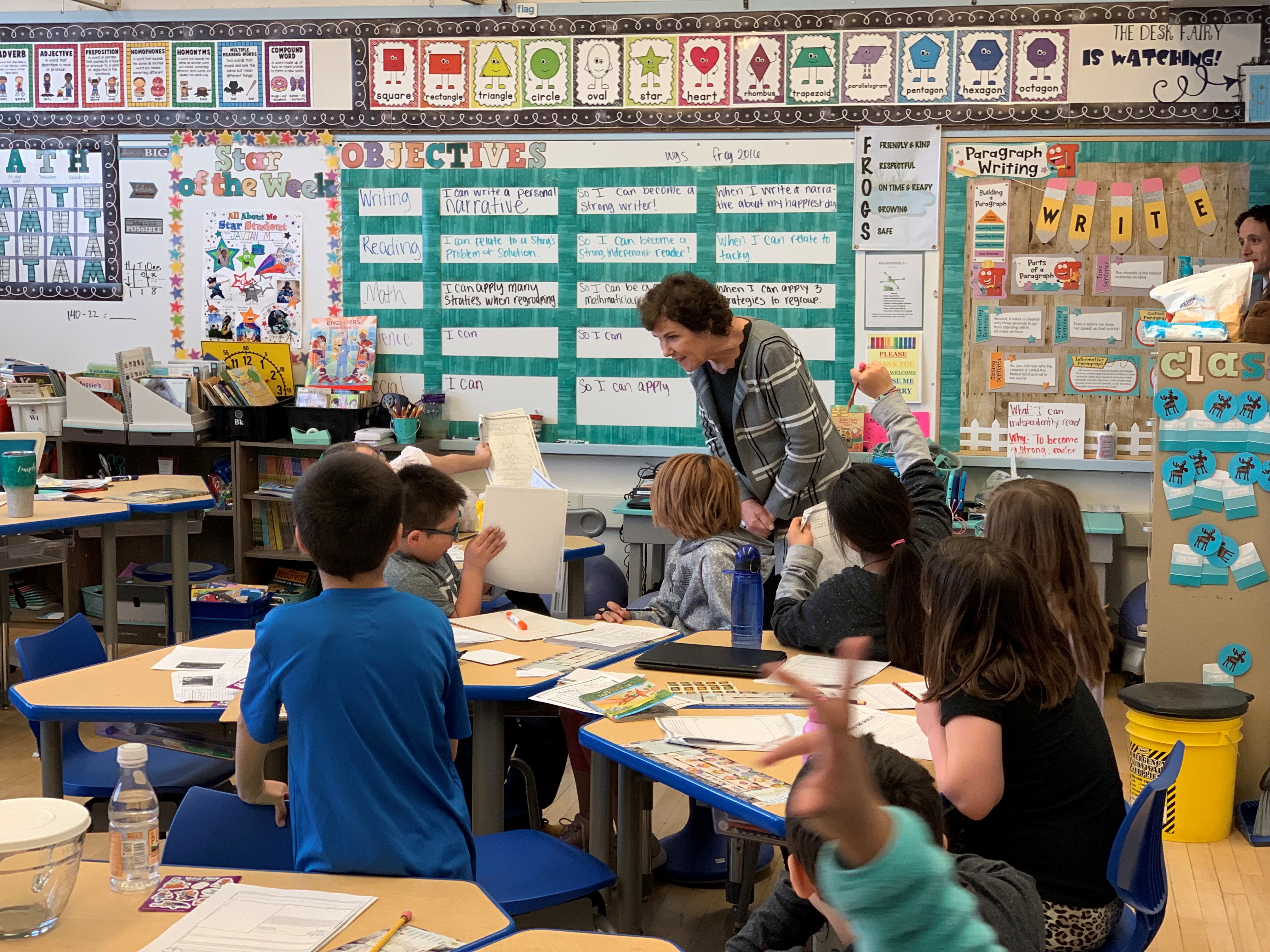 Senator Rosen meets with Winnemucca Grammar School students.